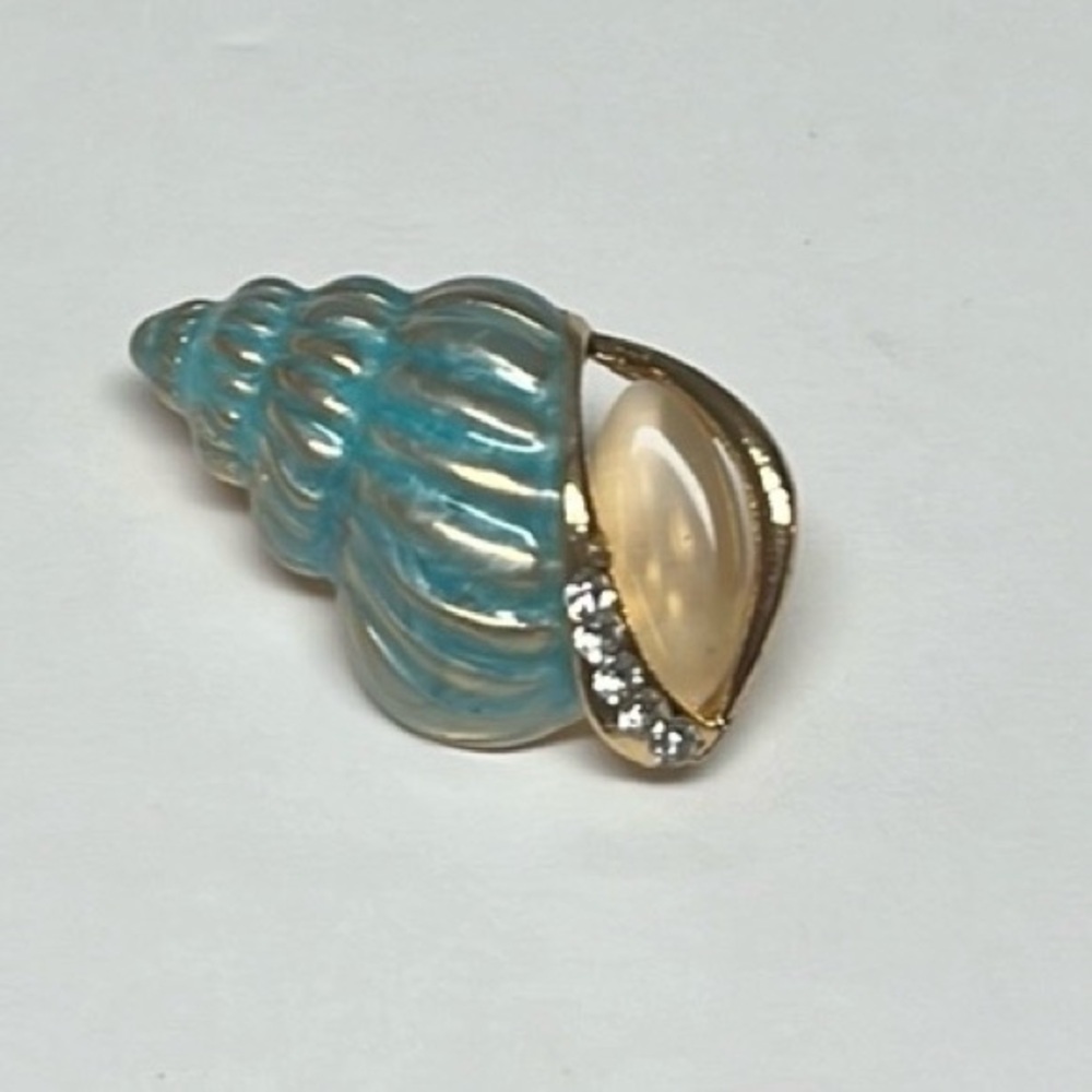 Brooch- Blue Conch shell, NIP, 1.25 x .75”, gold tone base, blue enamel
